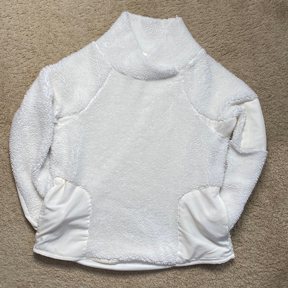 Medium cream pull over sweatshirt